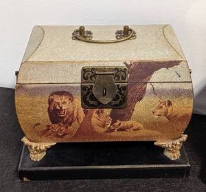 lot 108 image: Pair of Decorative Painted Boxes
