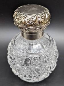 lot 140 image: Pair of Crystal Perfume Bottles