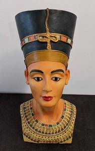 lot 201 image: Nefertiti Resin Bust