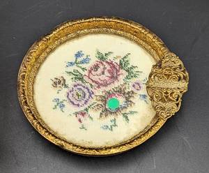 lot 204 image: Pair of Vintage Ashtrays