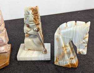 lot 207 image: Assorted Vintage Onyx Marble Sculptures