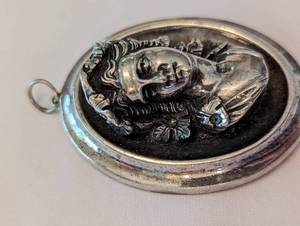 lot 222 image: Henryk Winograd Silver Cameo Pendant