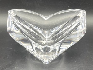 lot 311 image: Gorgeous Crystal and Glass Grouping