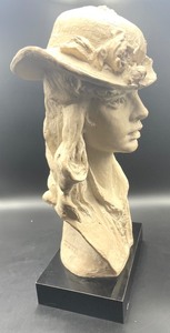 lot 303 image: Austin Products Sculpture