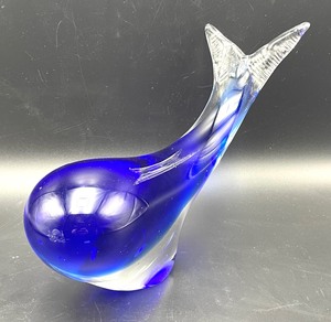 lot 315 image: Fifth Ave Crystal Whale Figurine