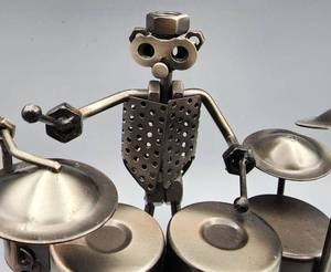 lot 320 image: Unsigned Steve Gorman Sculpture