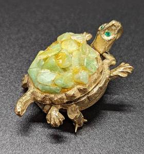 lot 364 image: Vintage Sheffield Turtle Watch BroochPendant