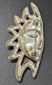 lot 366 image: Sterling Silver Sun Brooch