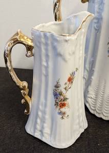 lot 352 image: Vintage Painted Teapots and Pitchers