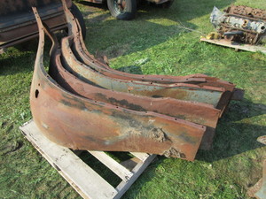 lot 6 image: 30s Ford Fenders