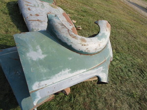 lot 8 image: 30 Ford Body Pcs