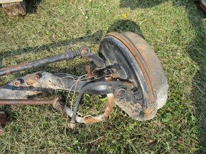 lot 14 image: 9 Ford Rear End & Pickup Front End
