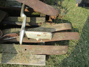 lot 16 image: 30s Ford Parts