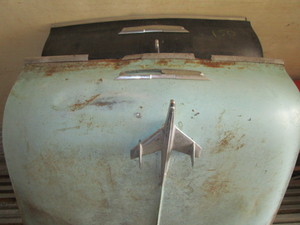 lot 151 image: 55 Chevy Hood