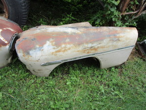 lot 173 image: 1950 Mercury Fenders