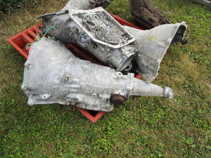 lot 180 image: Transmissions Turbo 350s & 400s, Powerglide
