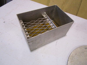 lot 44 image: Weld Wheel Covers & Alum Quick Change Gear Pan