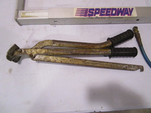 lot 59 image: Stager Gauge, Bead Breaker, Air Gauge