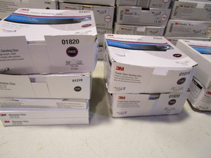 lot 72 image: 3M Sanding Discs (Various Grits)