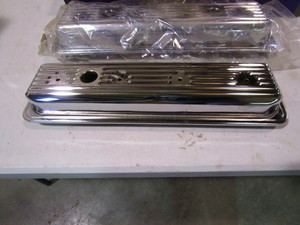 lot 101 image: (New) SBC Chrome Valve Covers