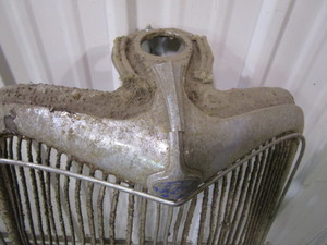 lot 205 image: 33-34 Ford Grill