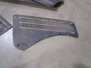 lot 211 image: 34 Ford Hood
