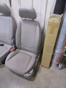 lot 215 image: Bucket Seats (Malibu)