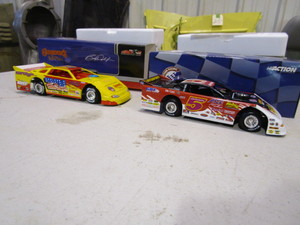 lot 250 image: 124th Diecast Ronnie Johnson & Billy Ogle Jr Late Models