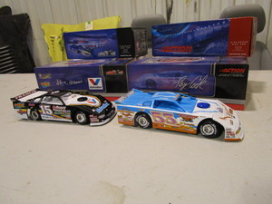 lot 252 image: 124th Diecast Steve Francis & Ray Cook Late Models