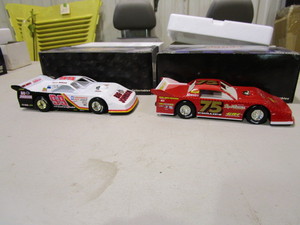 lot 257 image: 124th Diecast Terry Phillips & Donnie Moran Late Models