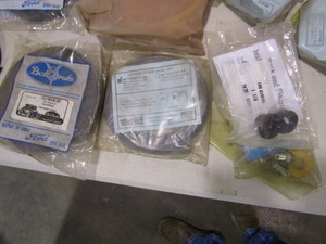 lot 273 image: Various Rubber Seals & Gasketing (see pics)