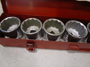 lot 301 image: 34 Sockets 1 116 - 1 12