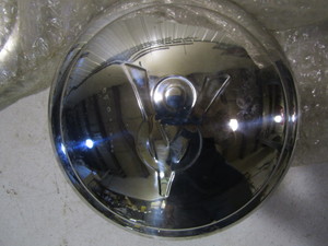 lot 312 image: Ford Center Hub Caps