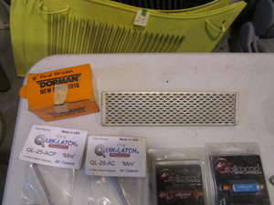 lot 315 image: Misc. Street Rod Parts & Hardware (see pics)