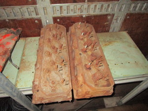 lot 324 image: Chevy Big Block Heads, Intakes & Oil Pan