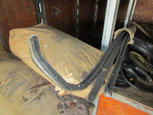 lot 325 image: Various Rubber Seals & Gasketing (see pics)