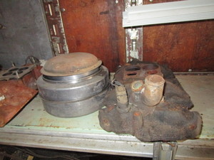 lot 326 image: Large Lot of Various Car Parts (see pics)