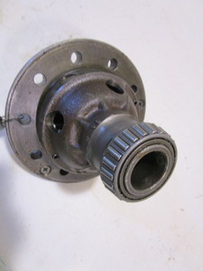 lot 336 image: 9 Ford 31 Spline Posi