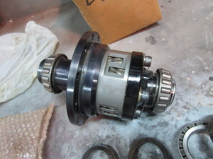 lot 364 image: (New) 9 Ford Detroit Locker Spool