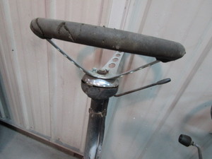 lot 380 image: Steering Colums