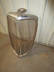 lot 385 image: 33-34 Ford Grill