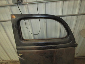lot 387 image: 30s Ford Door