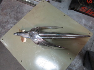 lot 394 image: 1950 Mercury Hood Ornament