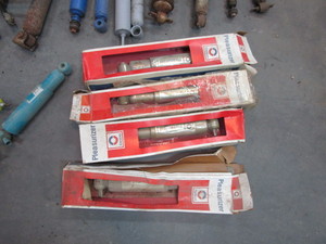 lot 407 image: Large Lot of Various Car Parts (see pics)