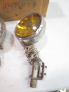 lot 416 image: 48 Plymouth Fog Lights