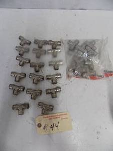 lot 44 image: 37 Count -12 Union Tee Fitting -Camozzi 6540 08-00 New