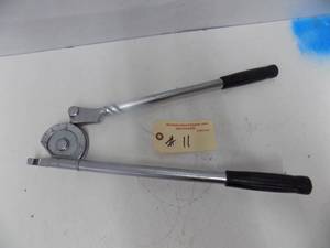 lot 11 image: Tubing Bender 12