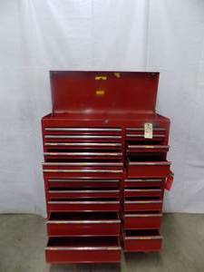 lot 13 image: Waterloo Professional Tool Box