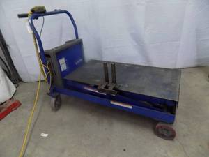 lot 81 image: Electric Lift Cart - 2000lbs
