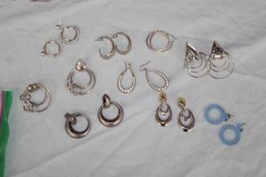Lot of (9 pair) Womens Earrings